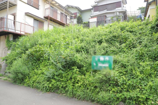隣家の土地はどうなっているのか、生活利便施設が近くにあるのか、学校まで近いかなど、お客様のライフスタイルにあわせたイメージが重要です。また、近くにあると困る施設が近くにないかも確認するといいでしょう。
