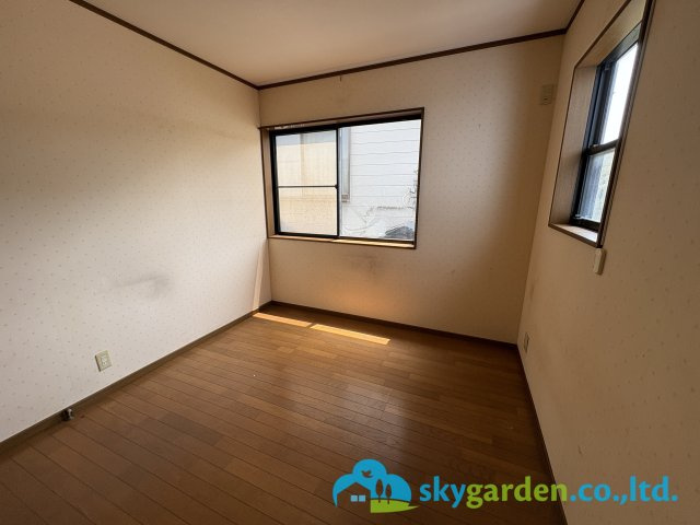 個人の部屋や寝室として使える洋室です