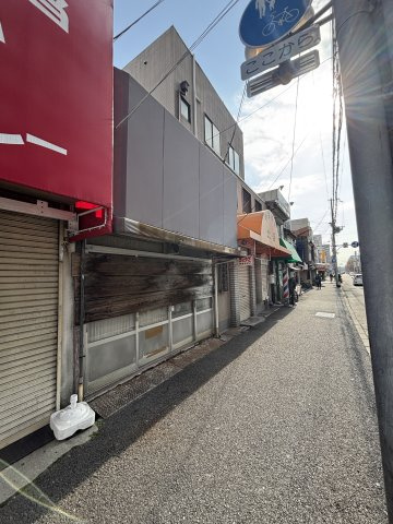前面道路含む現地写真です