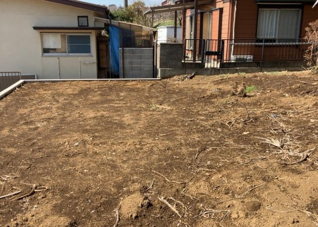 土地を買う際、住む地域の自治体や福祉の補助制度にも注目してみましょう。子供や老人の医療補助やゴミ出しのルールなど、自治体によってルールに大きな違いがあるため、暮らしやすい土地で判断するとよいでしょう。