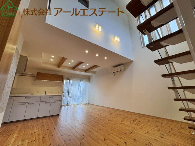 外観：328000571143