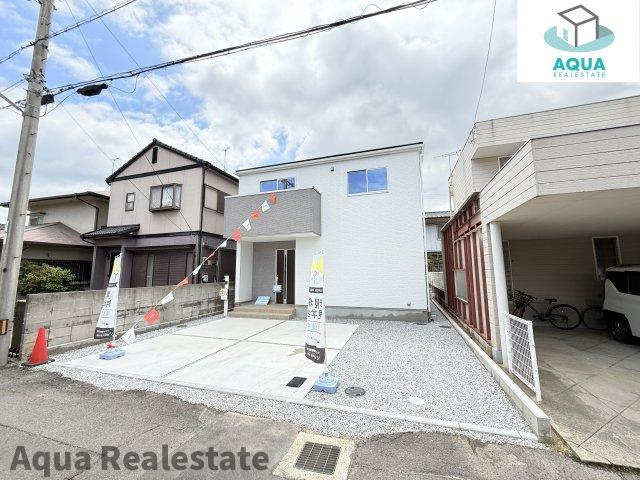 前面道路含む現地写真です