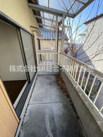 外からの目を気にせず洗濯物が干せます！