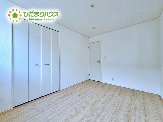 机にベットを置けば子供部屋の完成です！