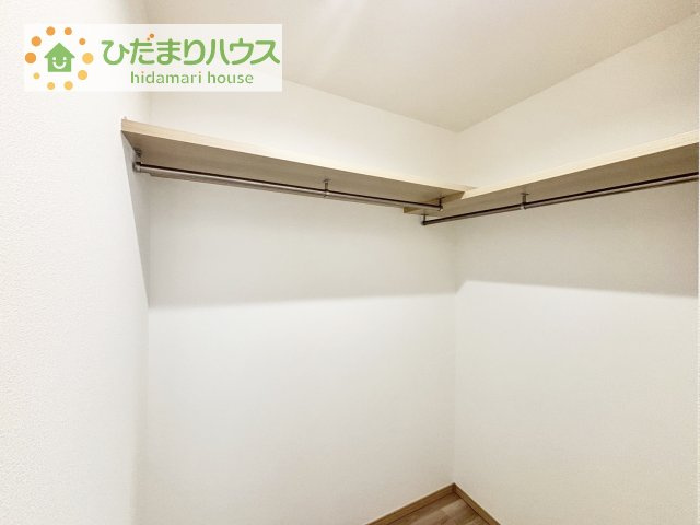 お風呂上りの着替え以外にも、2階へ持っていくのが大変なアウターなども、たくさんのお洋服を収納できます！！