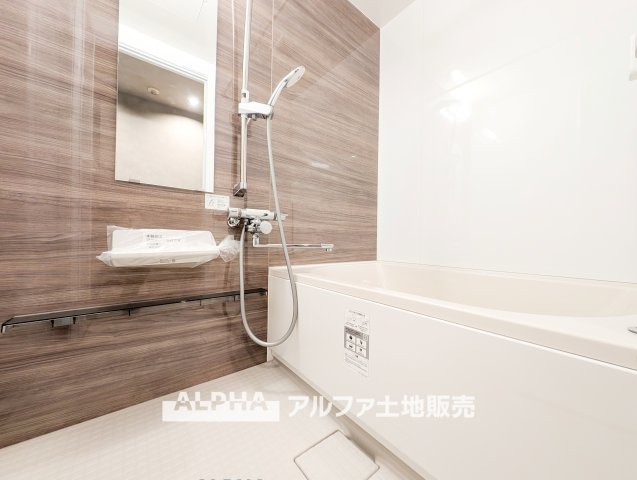 【Bathroom】　◆風呂◆カビが付きにくく軽くこすれば簡単に落ちるお掃除ラクラク仕様です。