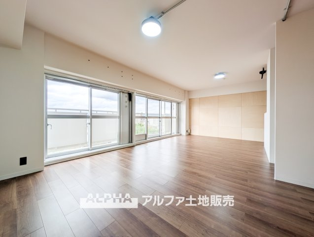 【Space　of　cure】　◆癒しの空間◆室内構成に拘り採光とセンスを散りばめた空間。それは『柔らかさ』に似た素敵な居場所。そこに暮らす人のことを考えつくり出したものは『癒し』という心地よい居場所