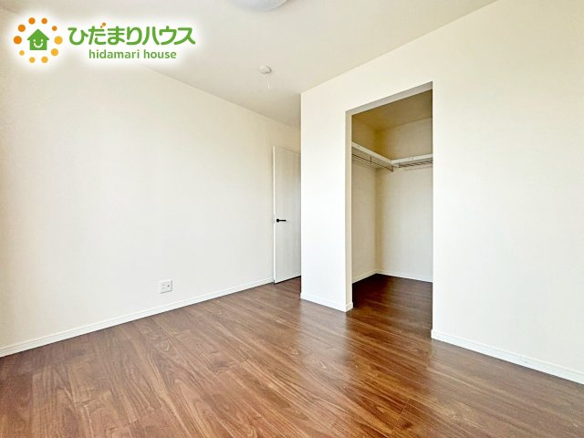 机にベッドを置けば子供部屋の完成です！