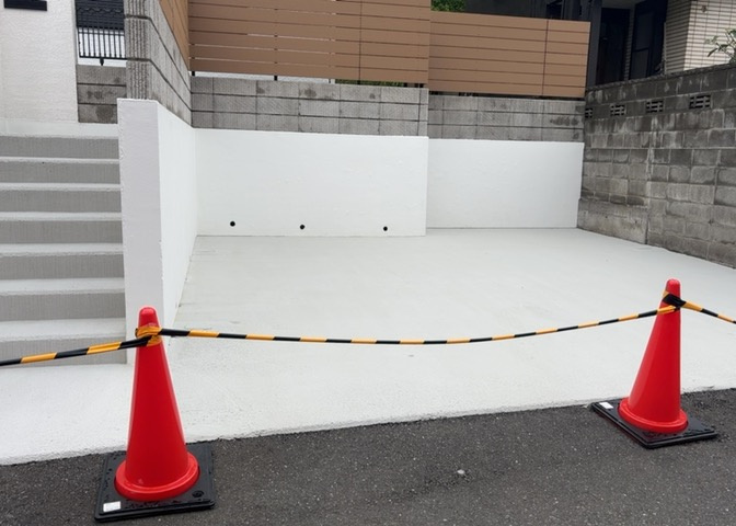 駐車場と明記されていても、最小スペースでつくられた駐車場だと大型車は駐車できなかったり、出入りしにくくなったりする可能性があります。お車のサイズと購入したい物件の駐車場のサイズを現地で確認しましょう。
