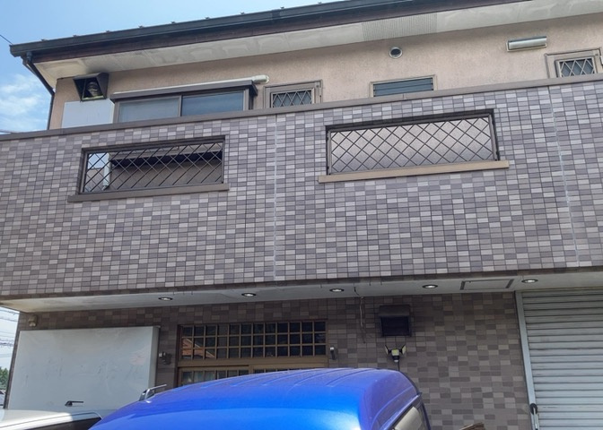 バルコニーは、室外の専用スペースのうち、「屋根がなく開放された空間」であるものを指します。ベランダより広いタイプのものが多く、日当たりもよいため家庭菜園などを楽しみたい人にとって適した環境となります。