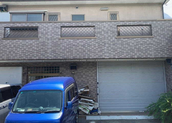 東側道路の場合は居室を南向きに設計しやすいため、朝日が入りやすいというメリットがあります。一方、西側道路も東側同様に居室を南向きに設計しやすいのですが、住宅地だと朝日が入りにくいという弱点があります。