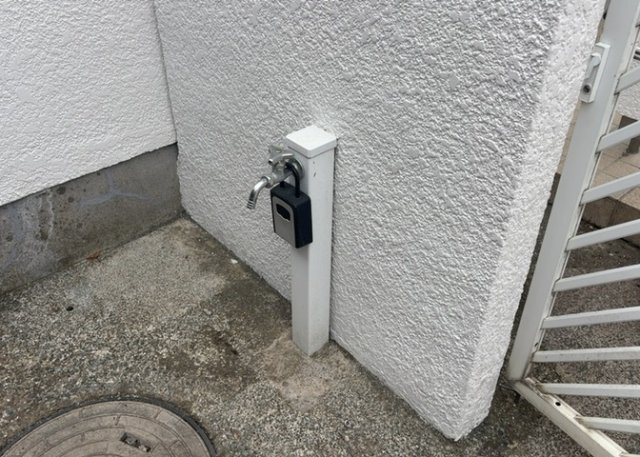 敷地内に散水栓や立水栓があると便利です。水道水を直接利用できるため、水を運ぶ手間を省くことが出来ます。大量の水を必要とする洗車作業や清掃などに役立ちます。その他設備とあわせて、現地でご確認ください。