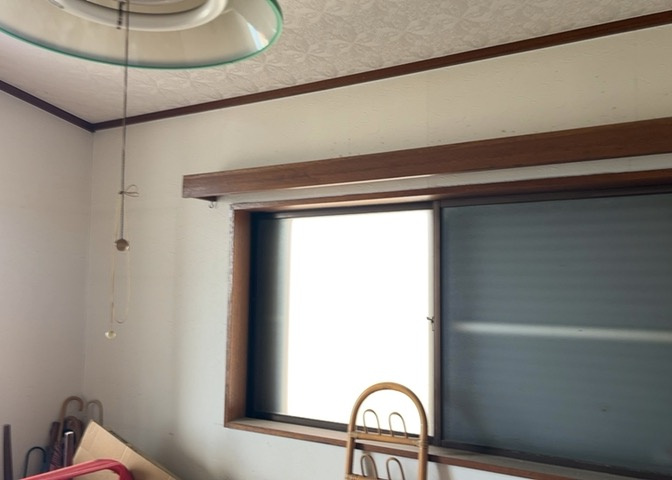 デザイン性を重視しすぎて収納が少なかった！なんてことにならないため、事前に現地で収納の数を確認しておくことをお勧めします。クローゼット以外にも床下収納や屋根裏収納、パントリーなどもチェックしましょう。
