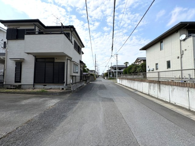 ■リフォーム(2026年10月完了予定)　■カースペース並列2台可能　■開放感ある角地・4LDK　■幸松小学校徒歩12分(900ｍ)・東中学校徒歩20分(1600ｍ)