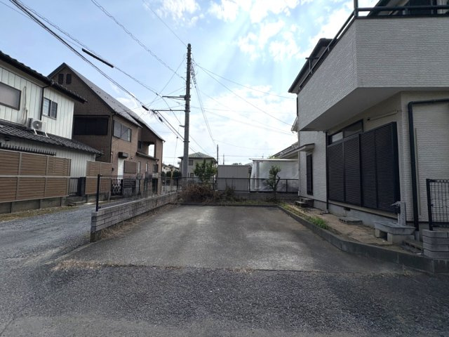 ■リフォーム(2026年10月完了予定)　■カースペース並列2台可能　■開放感ある角地・4LDK　■幸松小学校徒歩12分(900ｍ)・東中学校徒歩20分(1600ｍ)