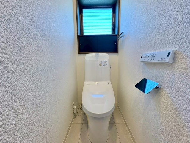 清潔感とうれしい機能性を兼ね備えた、使いやすいシャワートイレ。