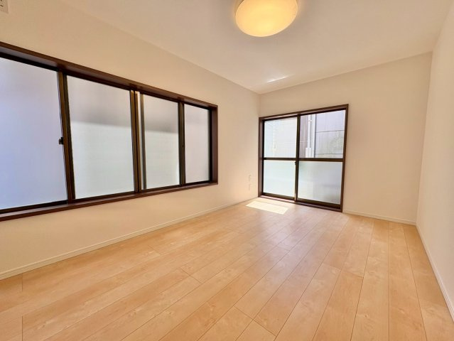洋室7.2帖・収納付きで、お部屋がすっきり片付きます。