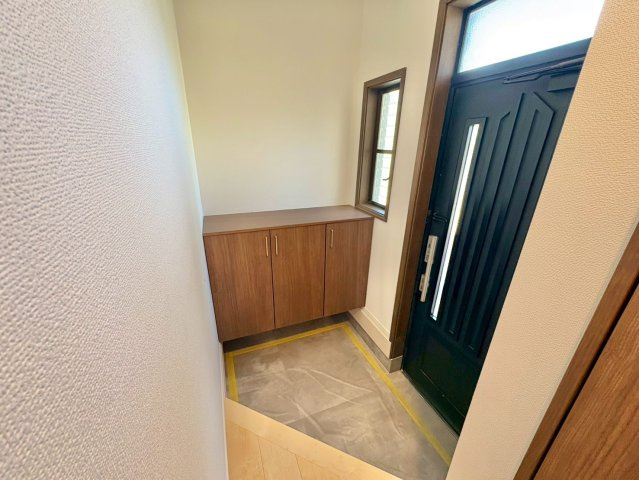 玄関は収納スペースもしっかり確保　いつもきれいな玄関を保つことができます