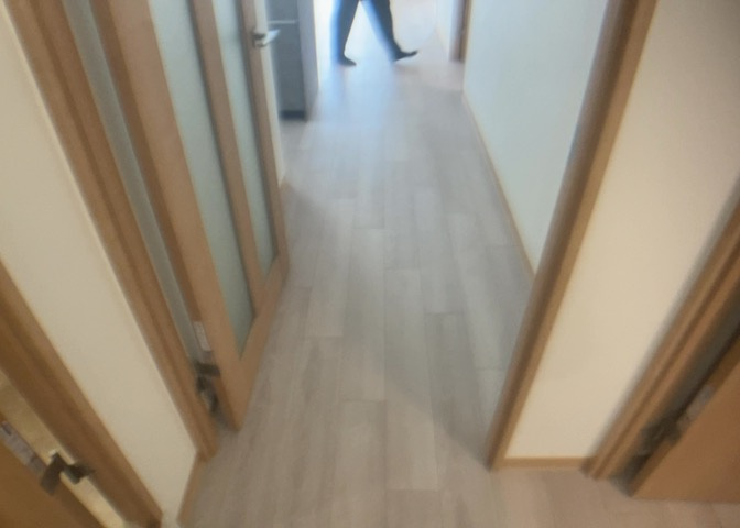 内装はとにかくおしゃれなものがいい！と選ぶ前に、まず住んだ後のことを想像してみましょう。住んでみたらコンセントの位置が悪くて使いにくいなど出てきます。事前にどの家電をどこに置くか想定しておきましょう。