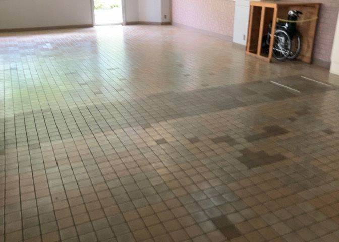 マンションのエントランスには、もともと風よけや防犯の役割がありますが、マンションによって宅配ボックスなどの設備が備わっている所もあります。日々の生活をイメージしながら生活しやすさをチェックしましょう。