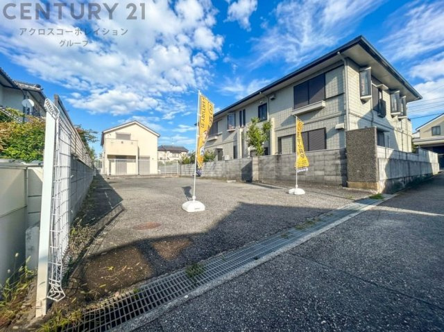 ゆとりのある広さ：土地面積が約42.91坪あり、間口も約7.8mと開放的な戸建を建築出来ます。