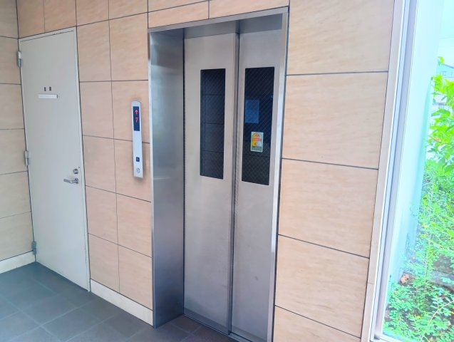 エレベータがあります。毎日の外出も楽々出来ますね。