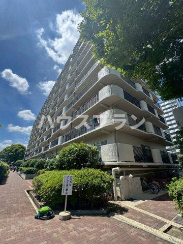 ネオコーポ鶴見緑地の外観