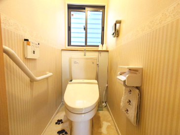 1階トイレは手すりがついていて安心です！