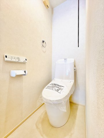 温水洗浄便座付きで、快適にご利用いただけます。　
