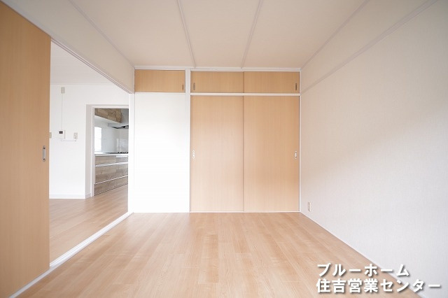 約6帖の洋室です！お部屋には収納や窓があります！