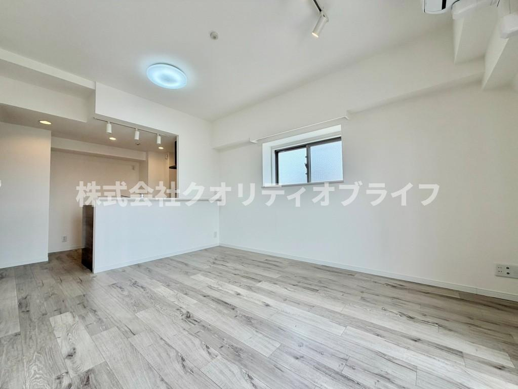 13.5帖のLDと3.5帖のキッチン（計17帖）