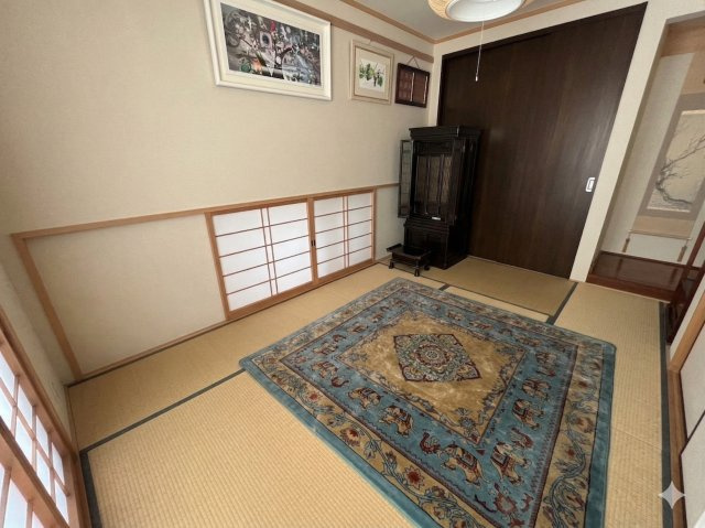 和室奥には大きなウォークインクローゼットがあります　※AI加工しています