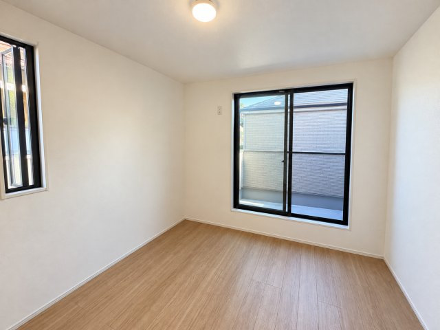 シンプルで使いやすい洋室♪お好みのインテリアに合わせて、自由にお部屋づくりを楽しめます