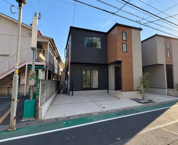 お車の出し入れもしやすそうです♪
