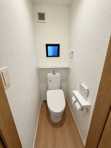 毎日使う場所だからこそ、清潔感を大切にしたいトイレ♪気持ちよく使える空間です。