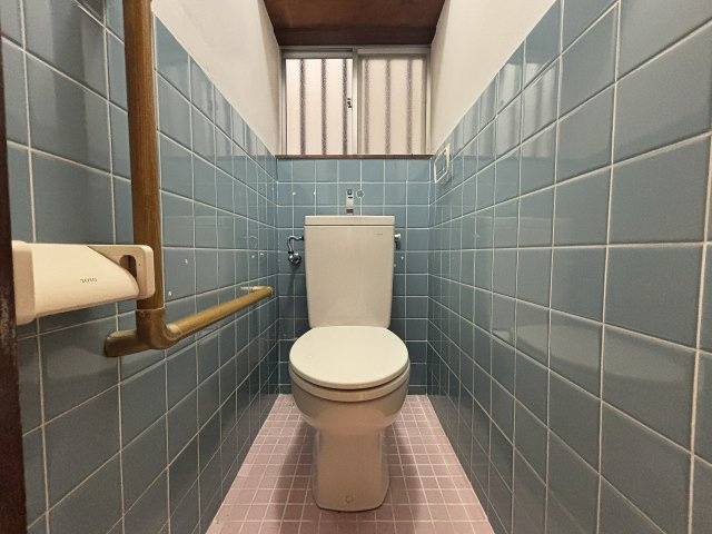 トイレです。　便座交換済。