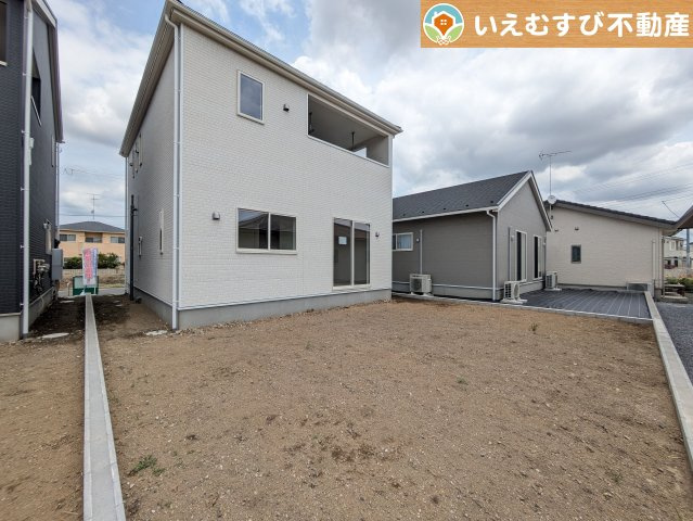 ガーデニングが楽しめそう　季節の草花で彩りを！ガーデニングで緑あふれる景色を作るのも楽しみ♪