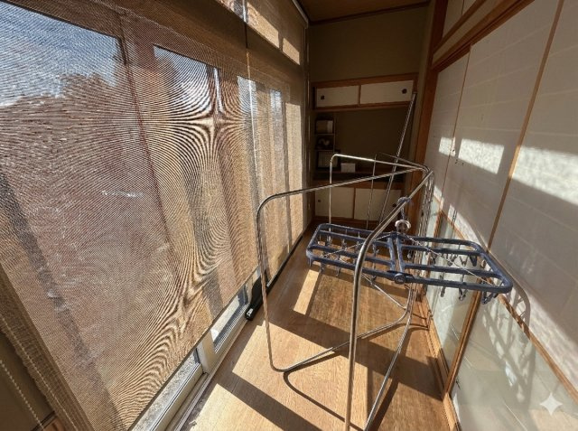 日差しが存分に入ってくるので布団を干したりも可能です