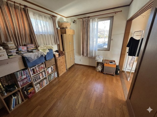 2面採光で明るい洋室