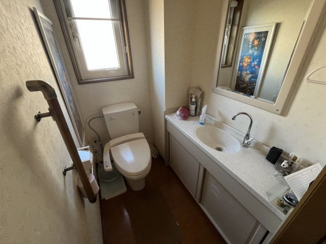 独立した広い手洗いカウンターを完備。ゲストも使いやすく、衛生的な設計です