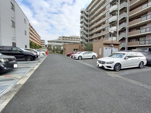 【駐車場】