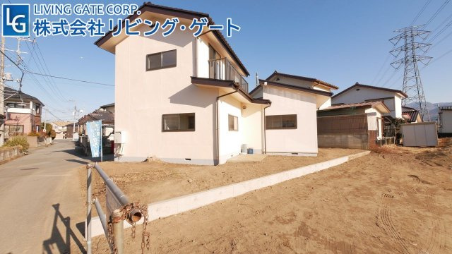 建物南西側。