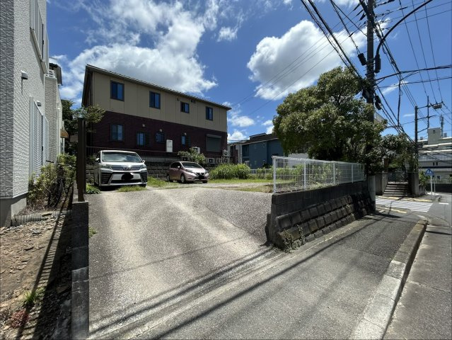 南側・西側に接道の角地の為、陽当りはもちろん、風通しも良好です。