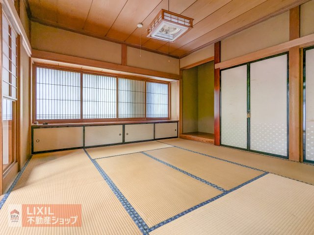 付書院と床の間がある本格和室です