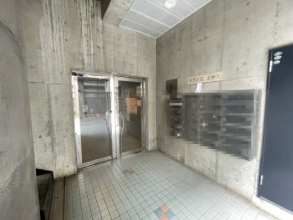 マンションの顔でもある、高級感漂うエントランス。　