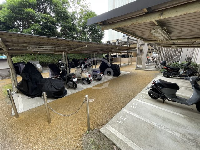 リバーガーデンECOシティ　アリスの森　バイク置き場