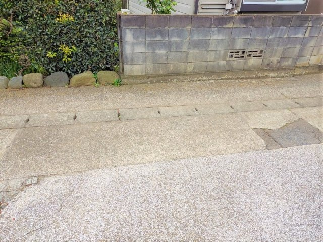 前面道路含む現地写真です