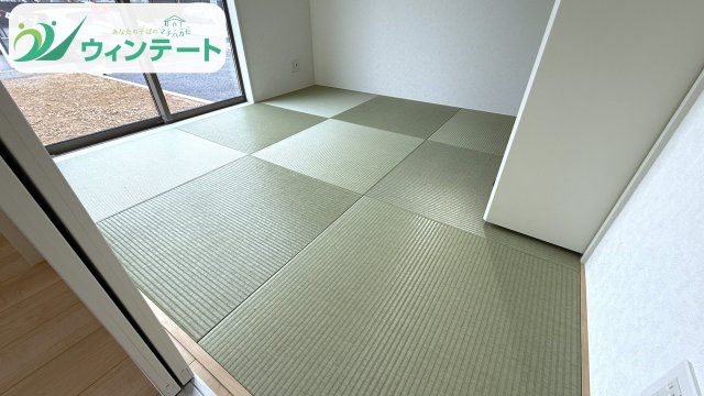 お子様のお昼寝やプレイスペースにも最適な和室。畳のやさしい感触が子育て世帯に人気です♪