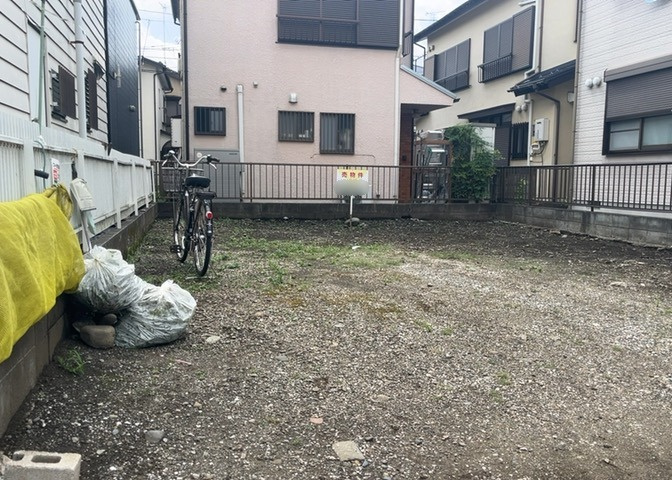 物件の詳細については、現地を見てわかること以外に、役所や法務局などで調べないとわからないことがあります。そのため、現地に行く場合は、もしこの物件を買ったらどのような生活ができるかをイメージしましょう。