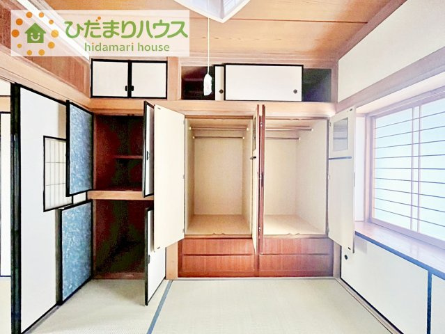 和室の収納は横開きクローゼット！　しまった物の出し入れも楽々です(^^)